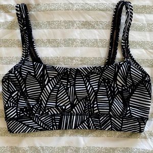 Lululemon sports bra